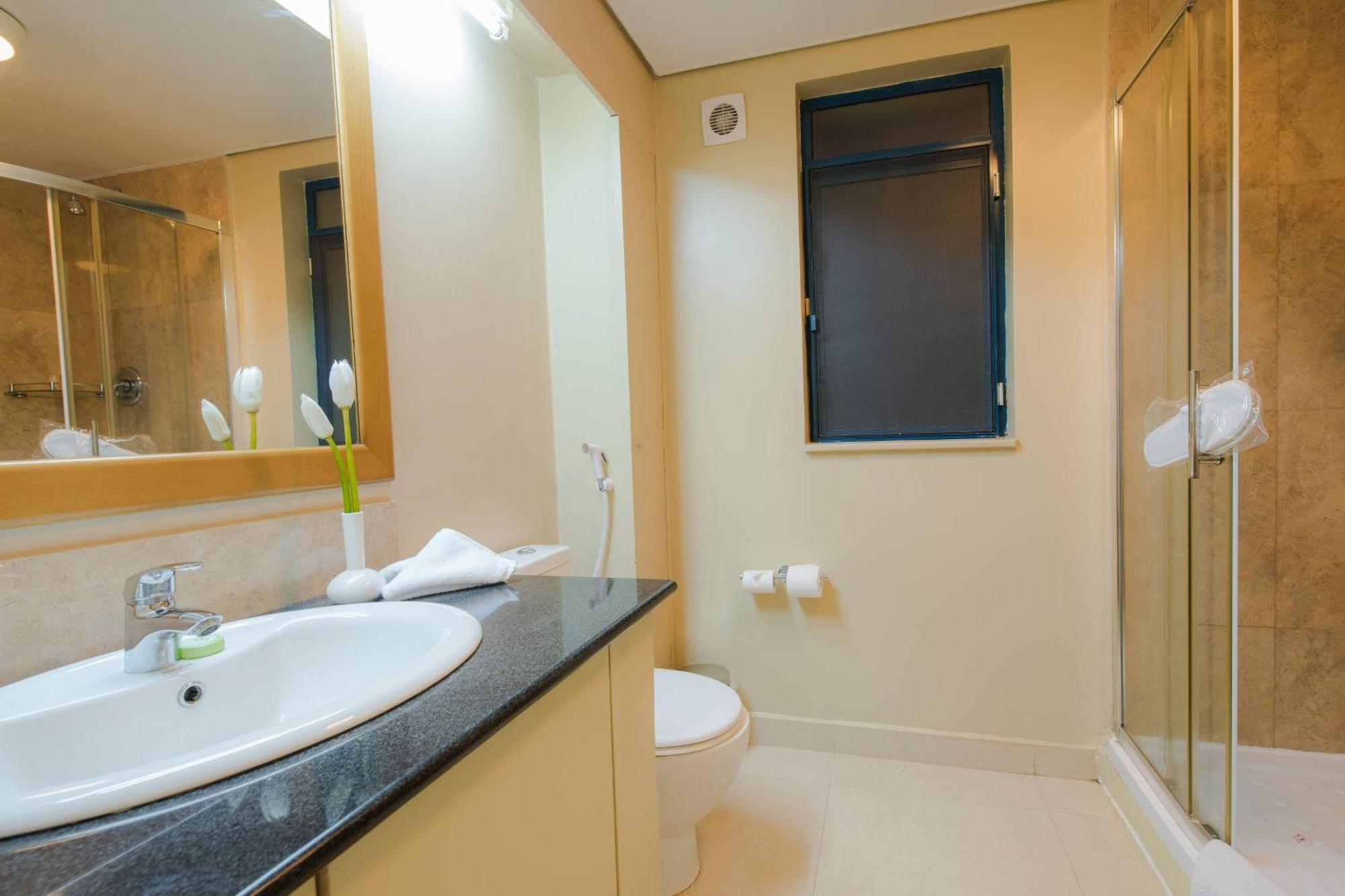 Protea Hotel By Marriott Dar Es Salaam Oyster Bay Exterior photo